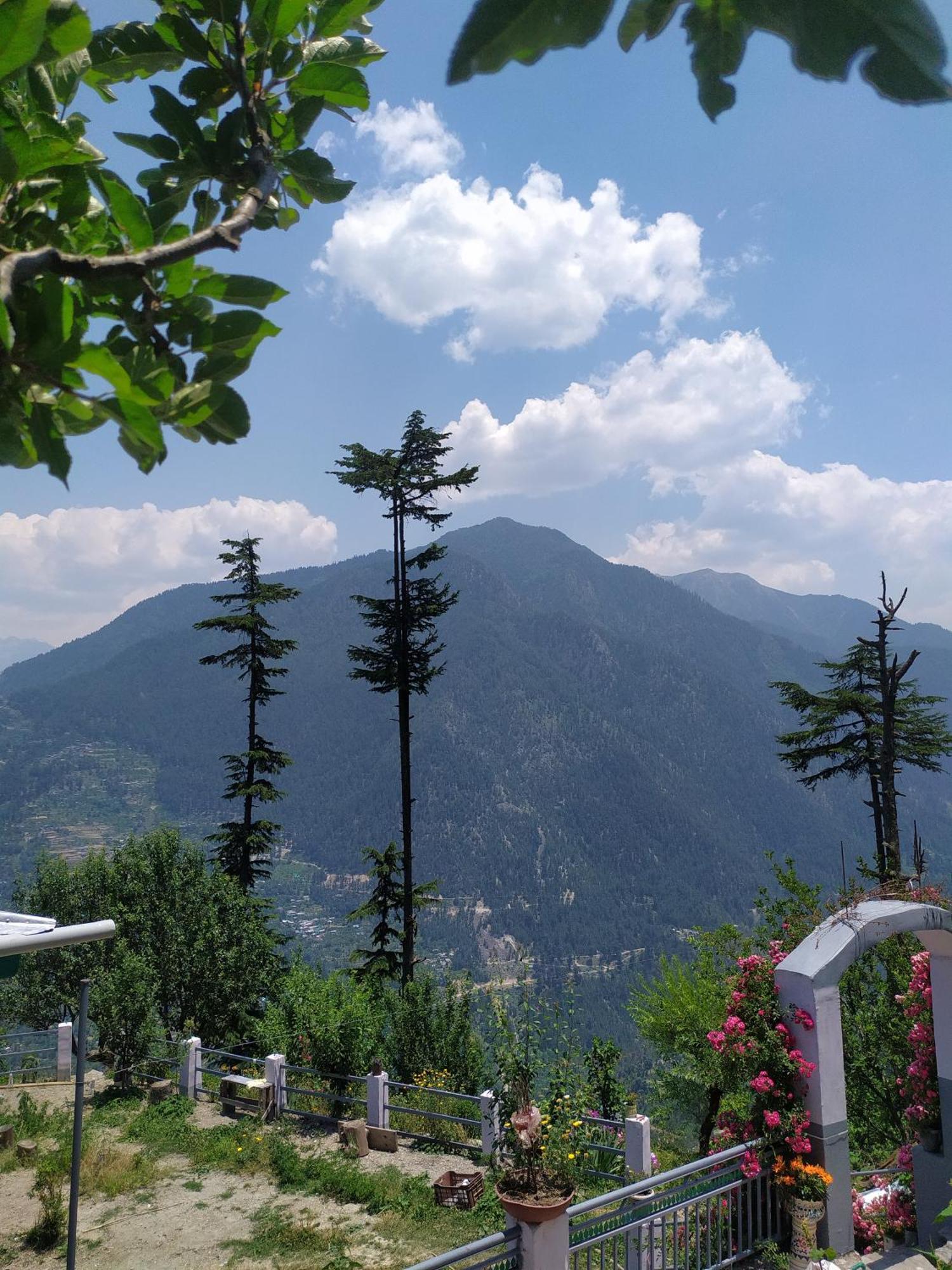 Mountain Eyrie Hotel Banjār Buitenkant foto